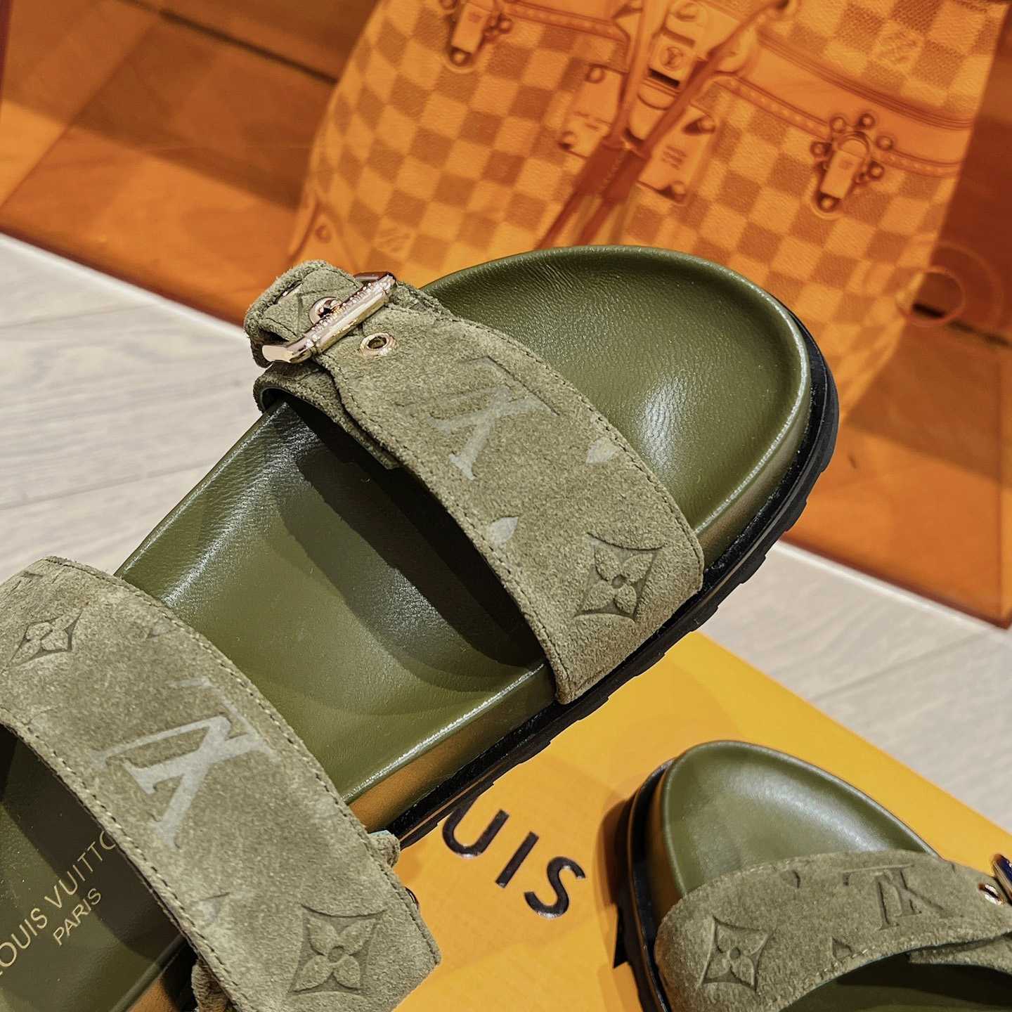 Louis Vuitton Bom Dia Flat Comfort Mule    1ABOYY - DopestKickz