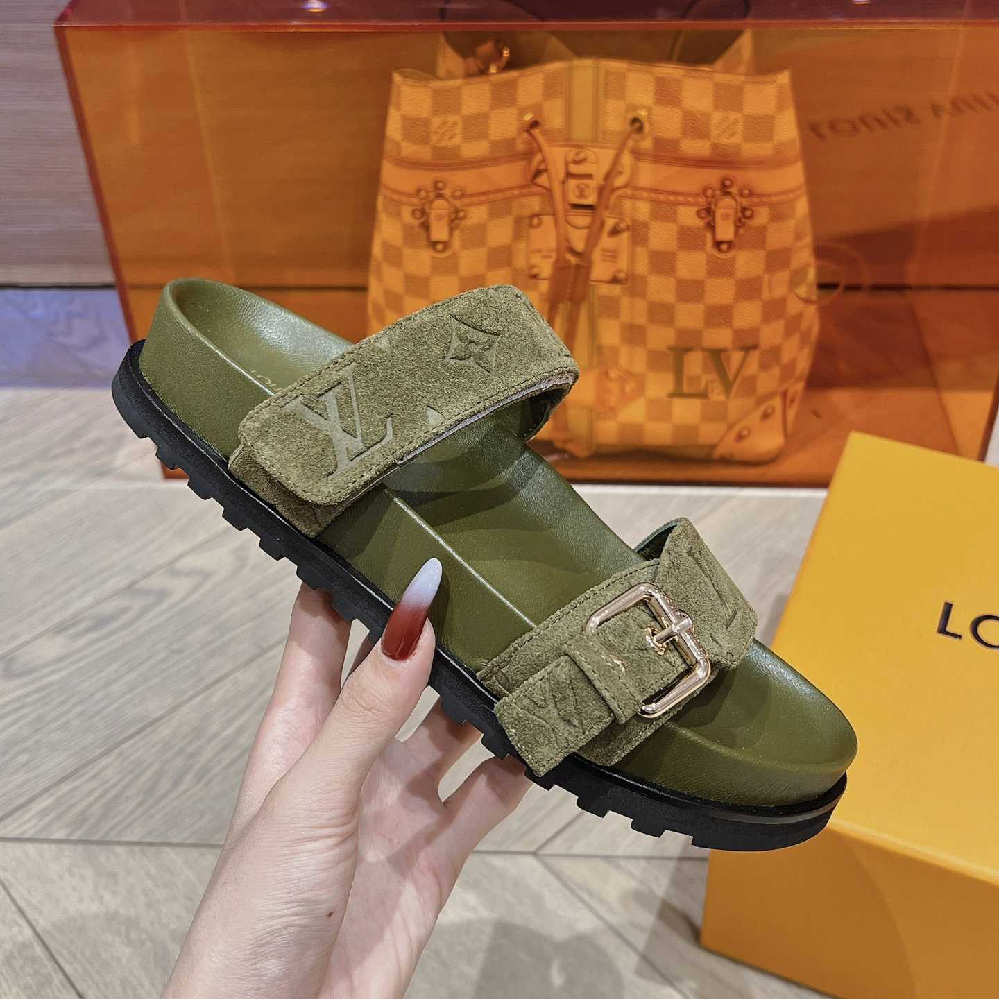 Louis Vuitton Bom Dia Flat Comfort Mule    1ABOYY - DopestKickz