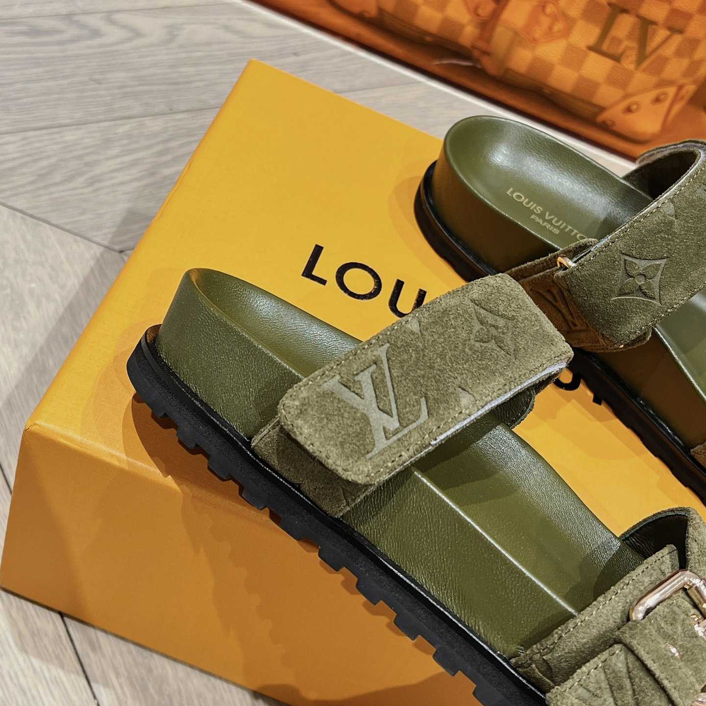 Louis Vuitton Bom Dia Flat Comfort Mule    1ABOYY - DopestKickz