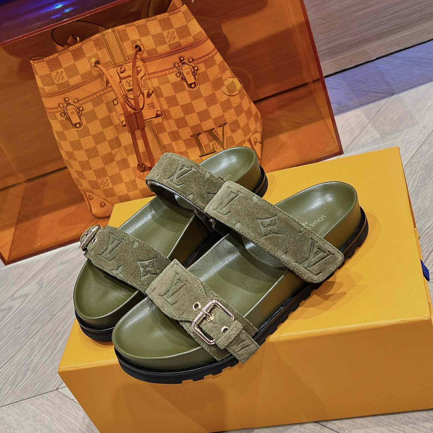Louis Vuitton Bom Dia Flat Comfort Mule    1ABOYY - DopestKickz