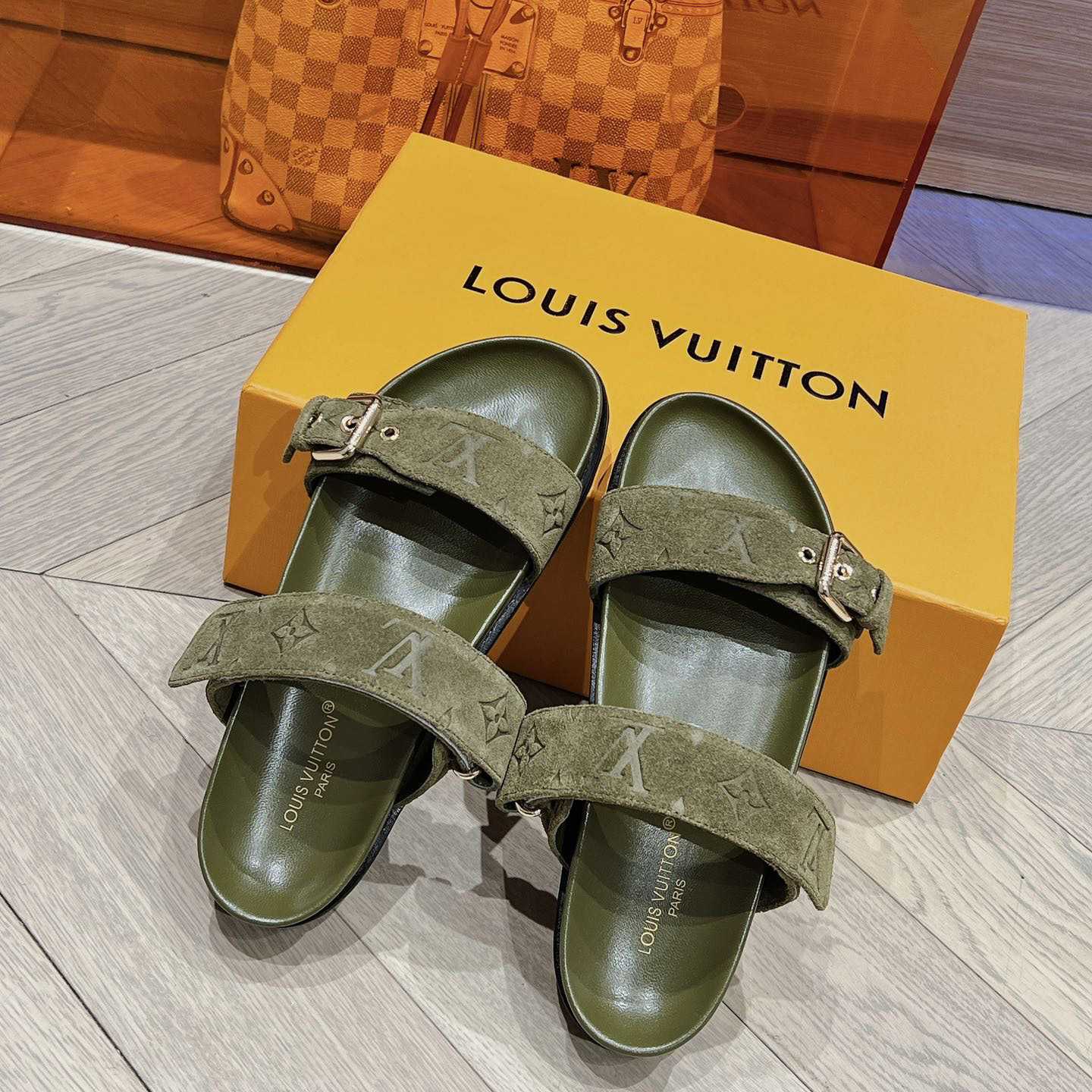 Louis Vuitton Bom Dia Flat Comfort Mule    1ABOYY - DopestKickz