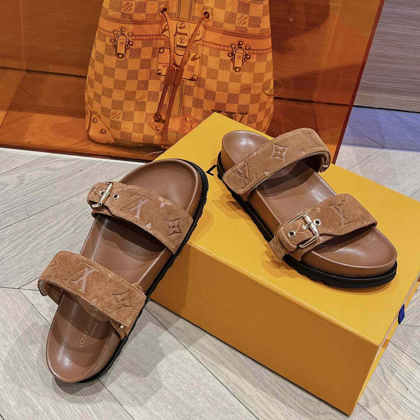 Louis Vuitton Bom Dia Flat Comfort Mule    1ABOY4 - DopestKickz