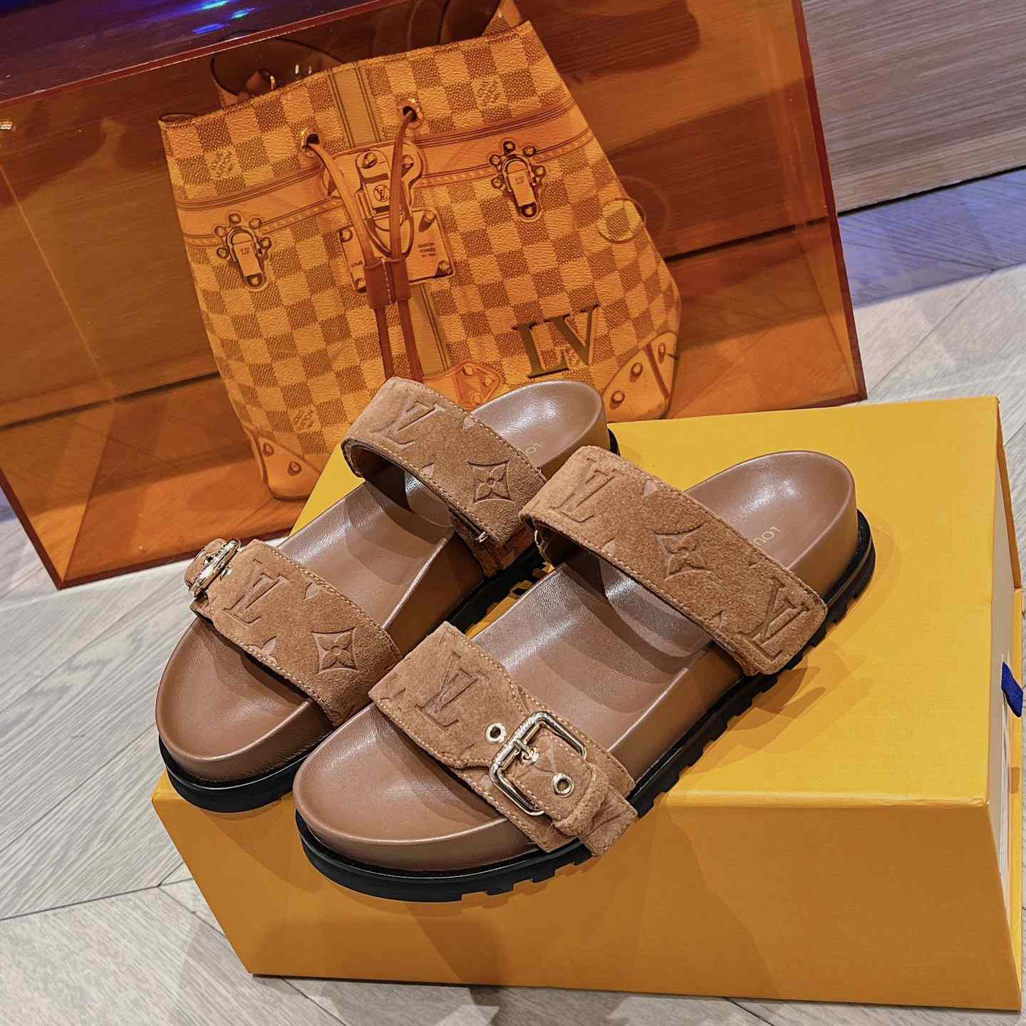 Louis Vuitton Bom Dia Flat Comfort Mule    1ABOY4 - DopestKickz