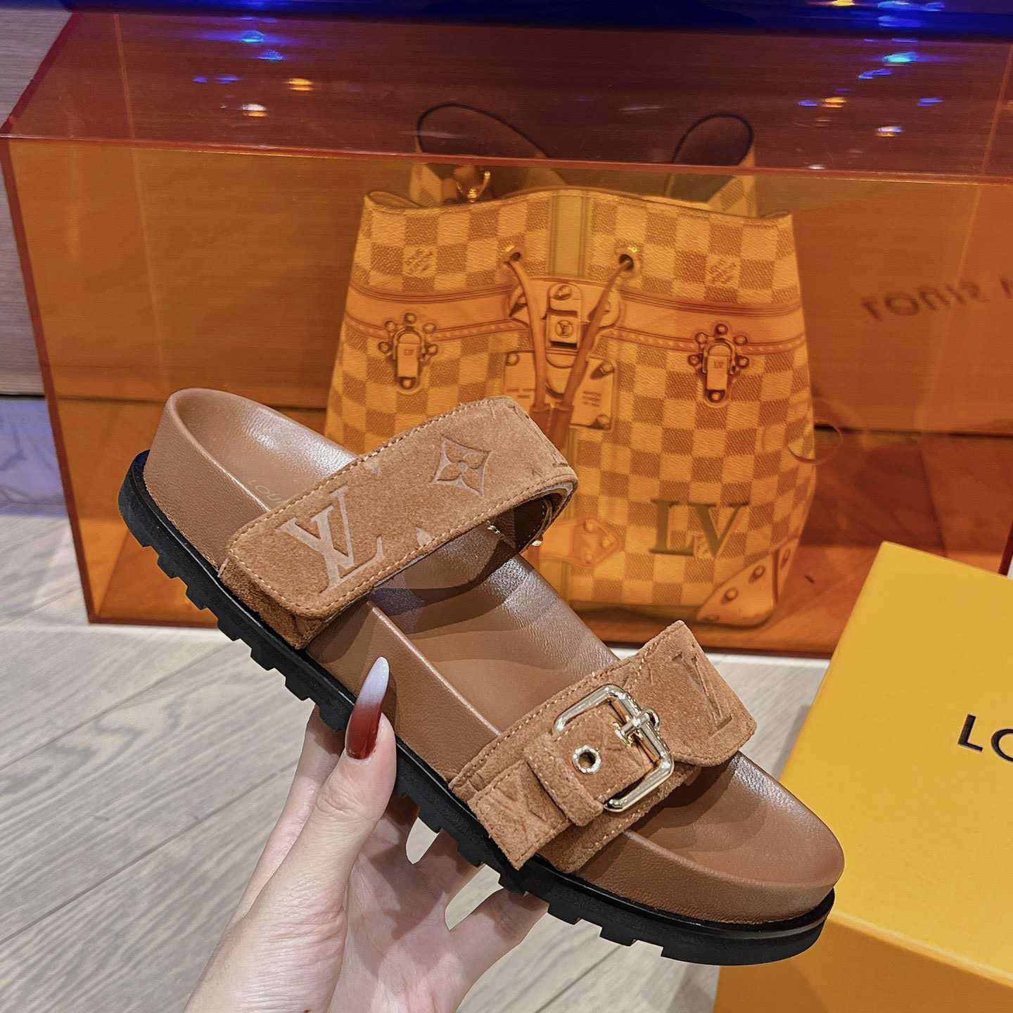 Louis Vuitton Bom Dia Flat Comfort Mule    1ABOY4 - DopestKickz