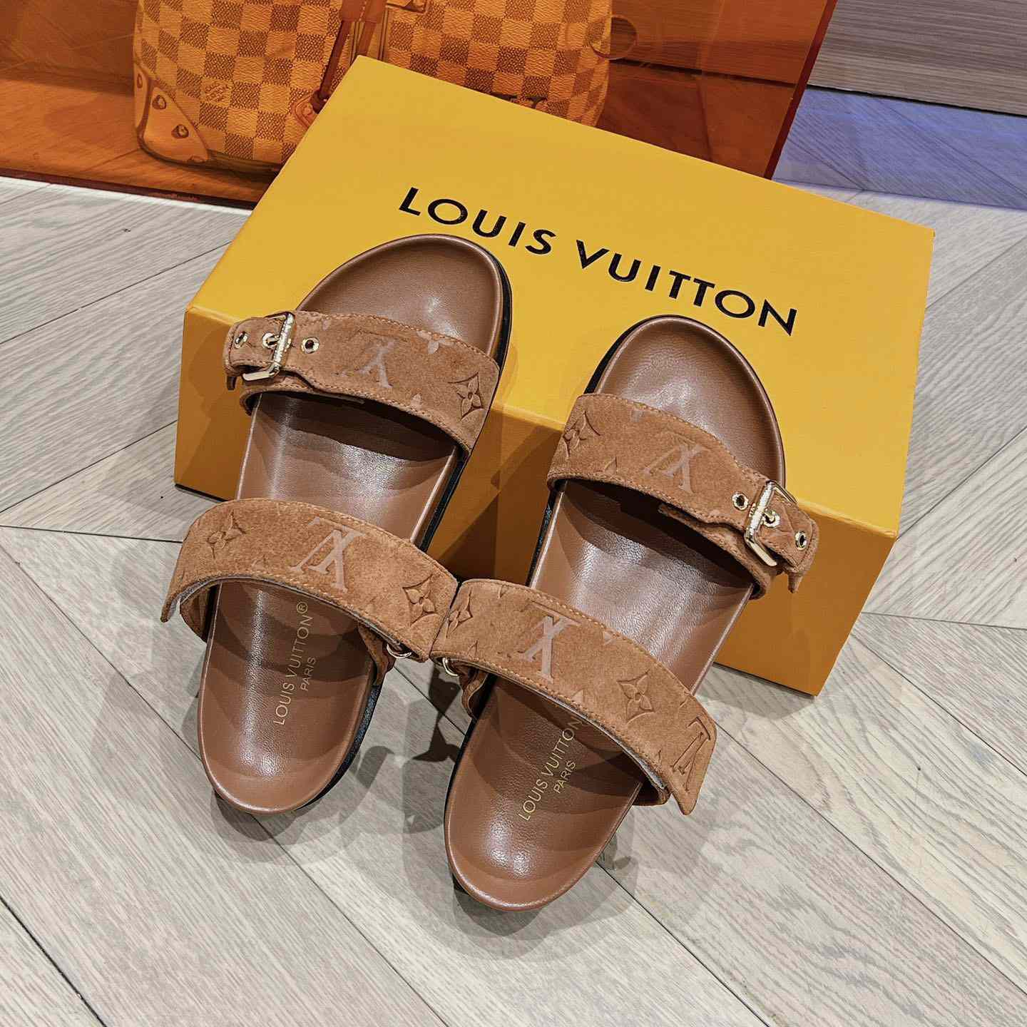 Louis Vuitton Bom Dia Flat Comfort Mule    1ABOY4 - DopestKickz