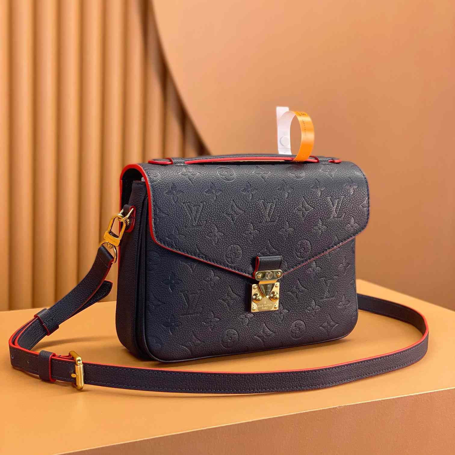 Louis Vuitton Pochette Métis (25*19*7cm)   M44071 - DopestKickz