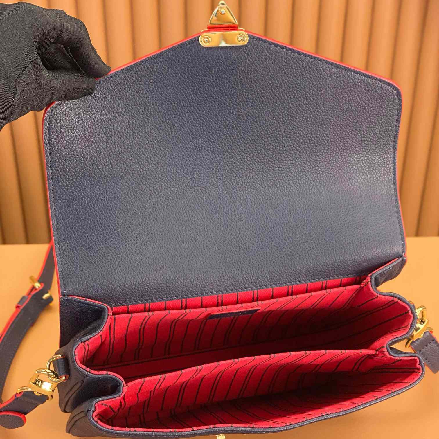 Louis Vuitton Pochette Métis (25*19*7cm)   M44071 - DopestKickz