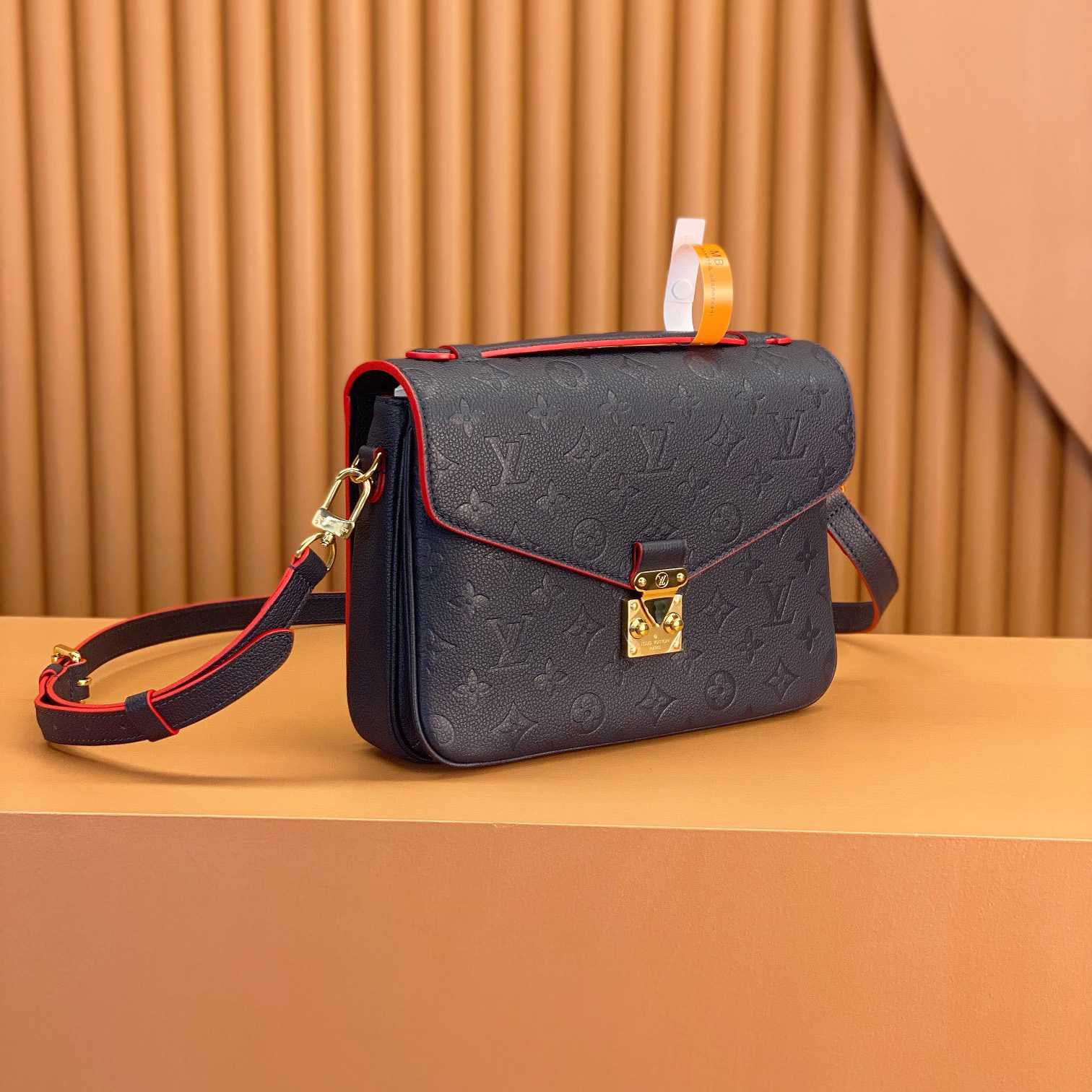 Louis Vuitton Pochette Métis (25*19*7cm)   M44071 - DopestKickz