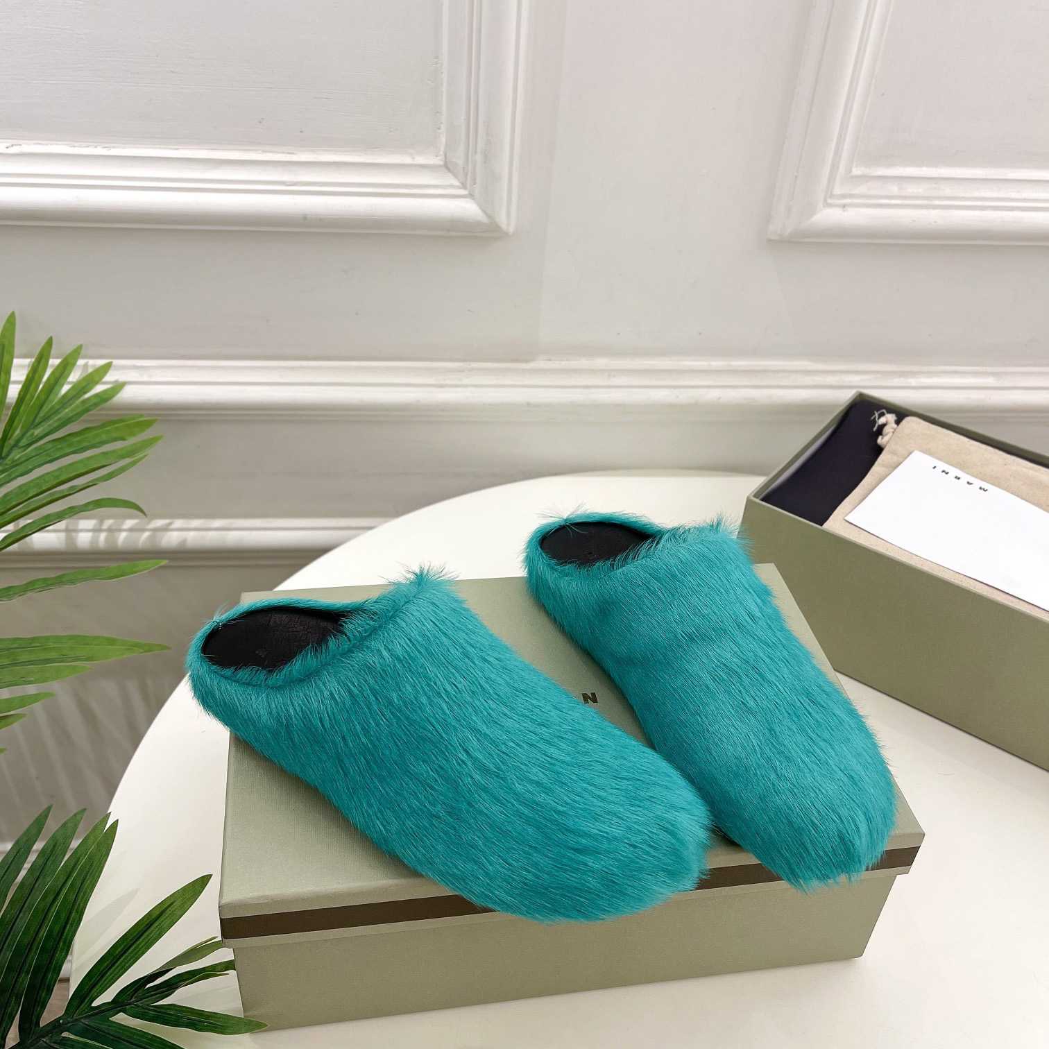 Marni Fussbett Slip-On Flat Mules - DopestKickz