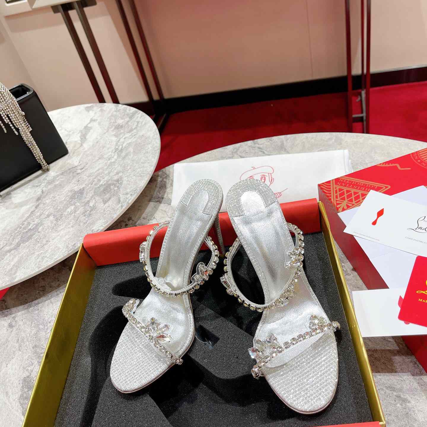 Christian Louboutin Just Queen - DopestKickz