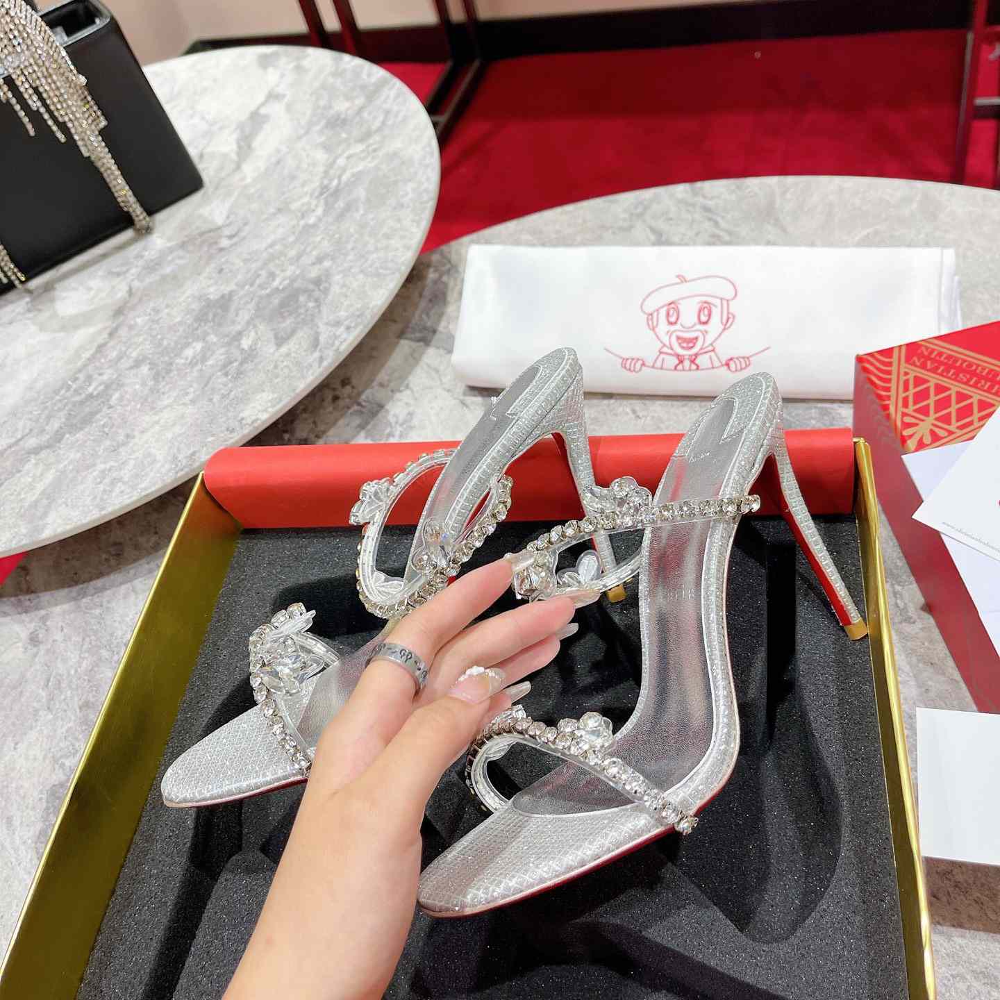 Christian Louboutin Just Queen - DopestKickz