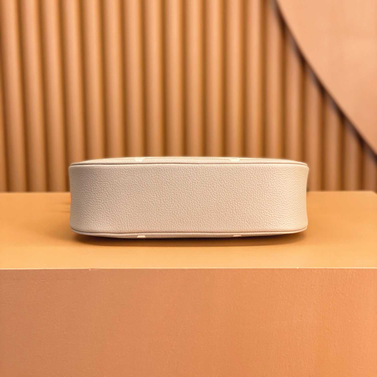 Louis Vuitton Bagatelle (24x18x7cm)      M46112 - DopestKickz