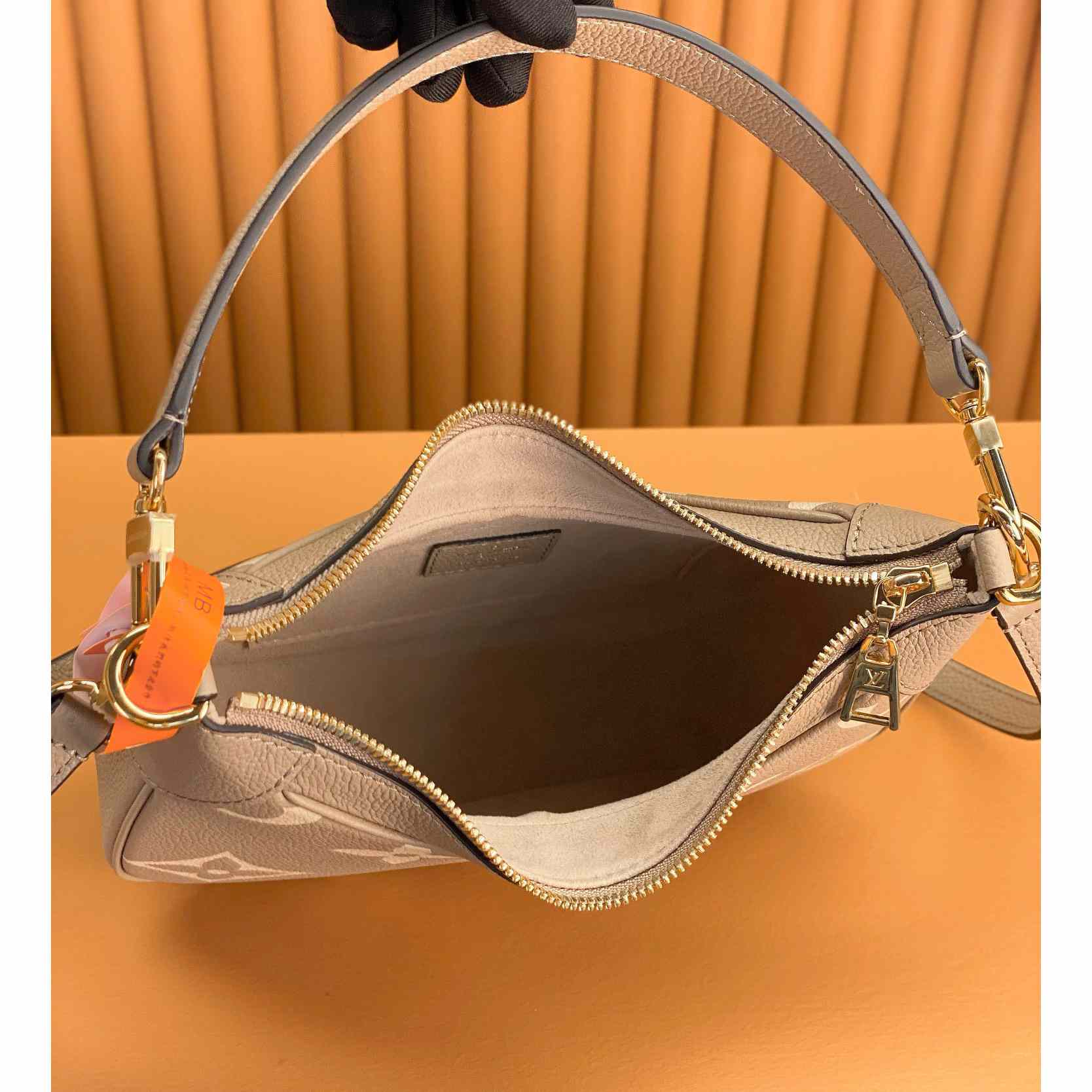 Louis Vuitton Bagatelle (24x18x7cm)      M46112 - DopestKickz