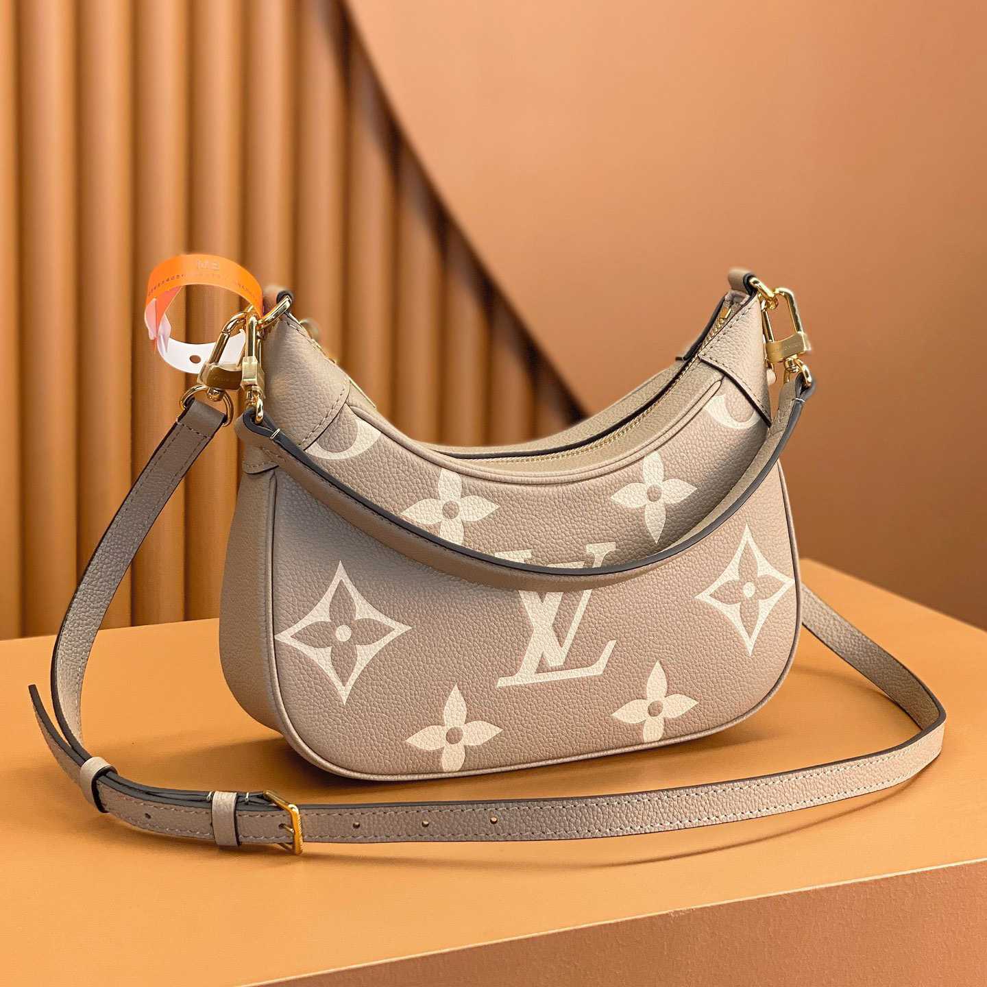 Louis Vuitton Bagatelle (24x18x7cm)      M46112 - DopestKickz