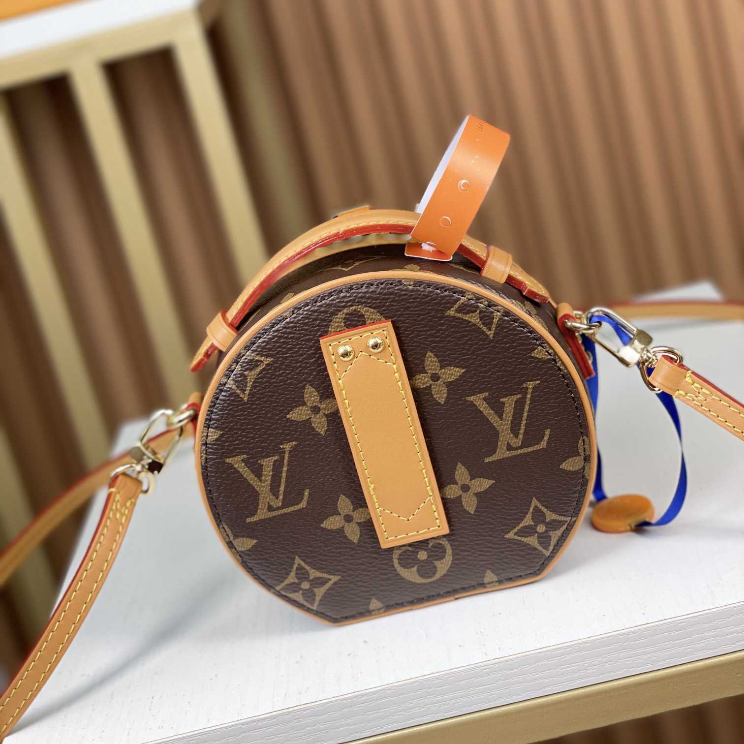 Louis Vuitton Mini Boite Chapeau      M44699 - DopestKickz