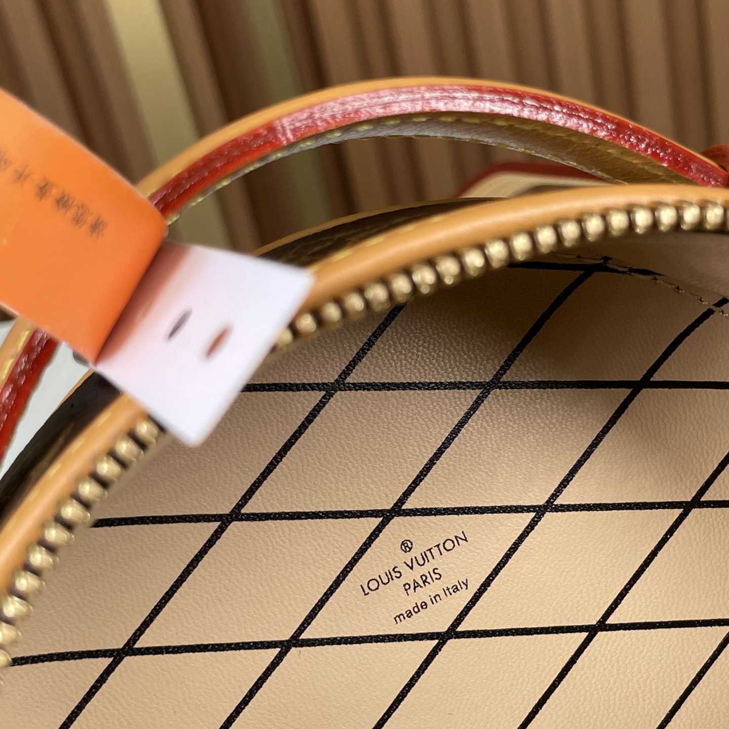 Louis Vuitton Mini Boite Chapeau      M44699 - DopestKickz