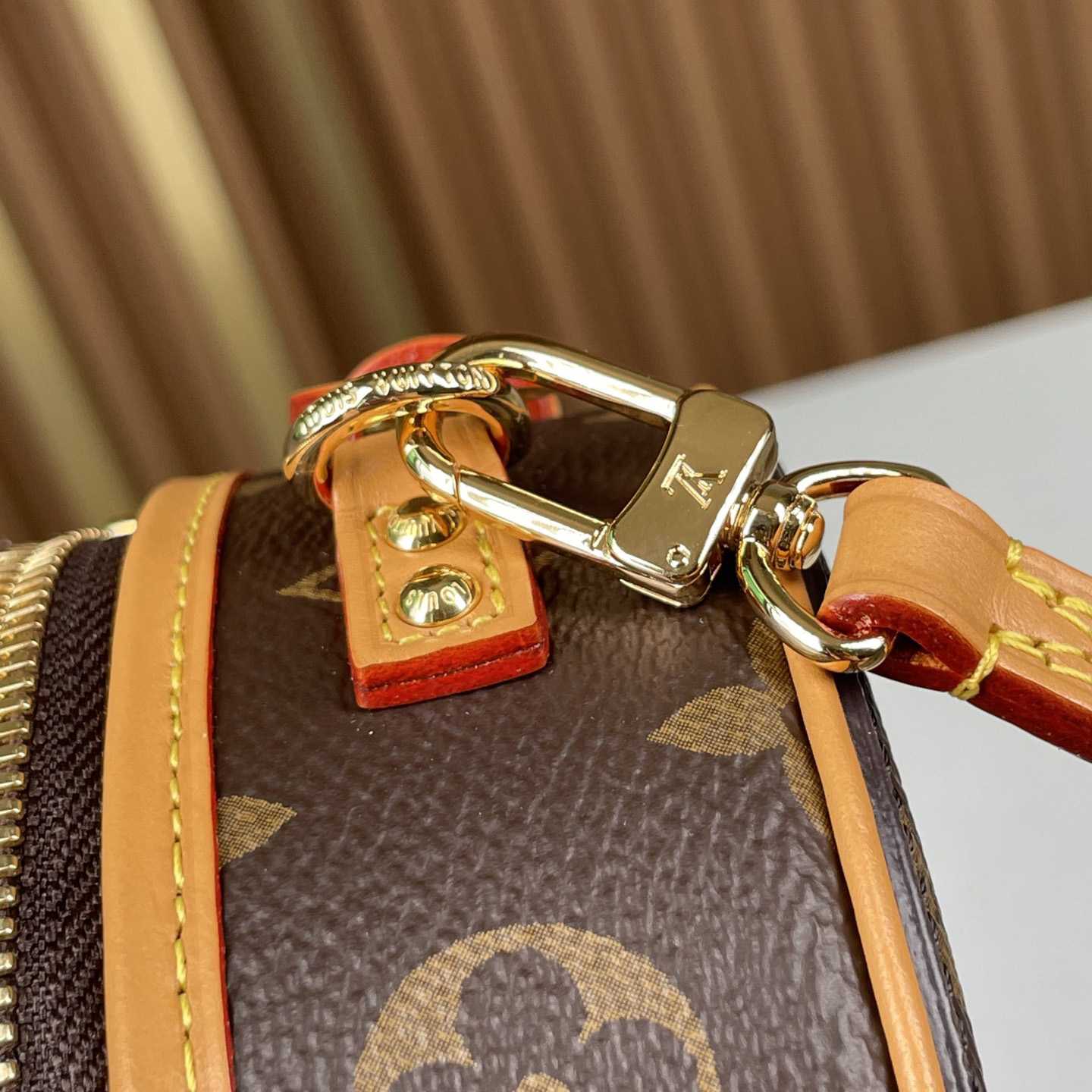 Louis Vuitton Mini Boite Chapeau      M44699 - DopestKickz