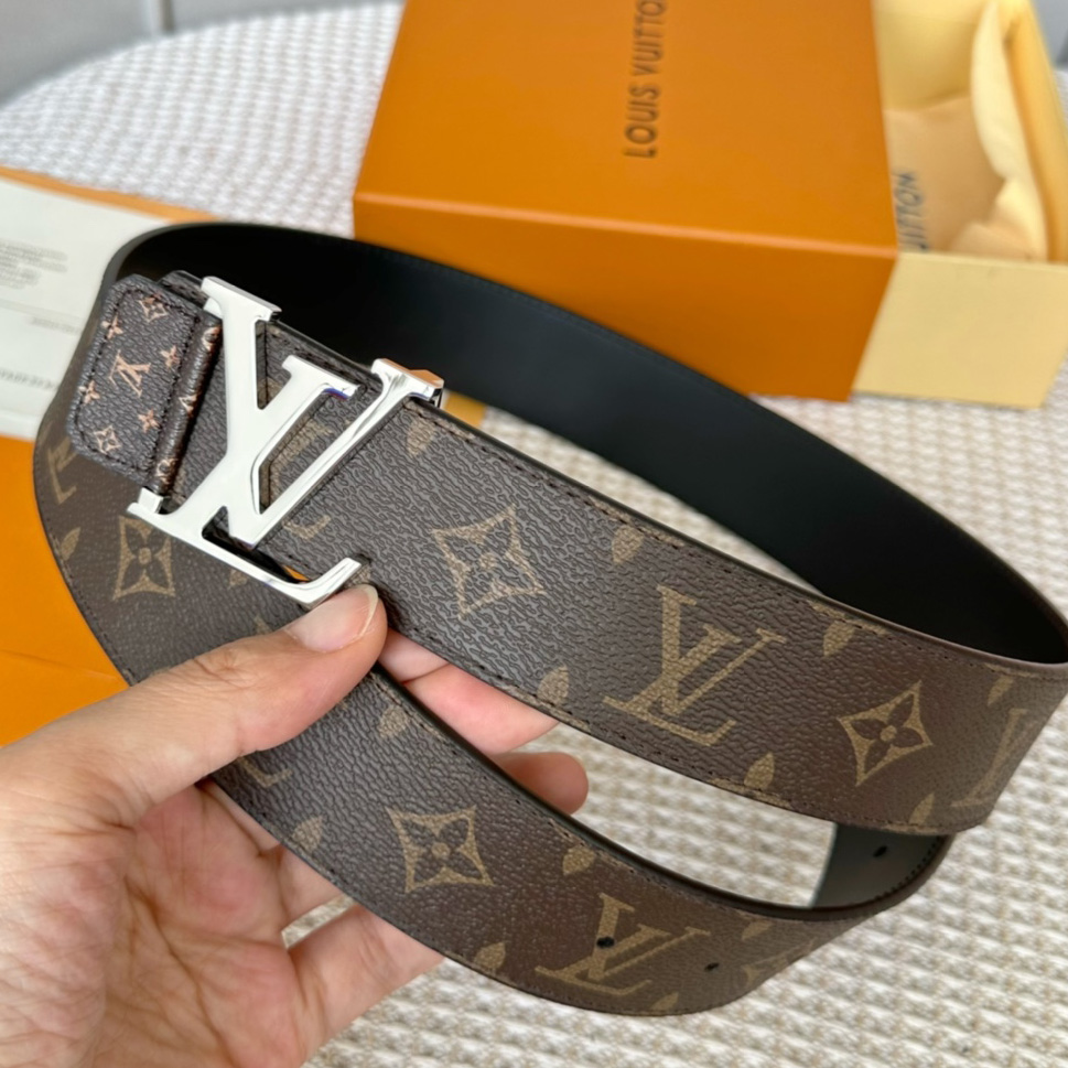 Louis Vuitton LV Tag 40MM Reversible Belt     M0686Q - DopestKickz
