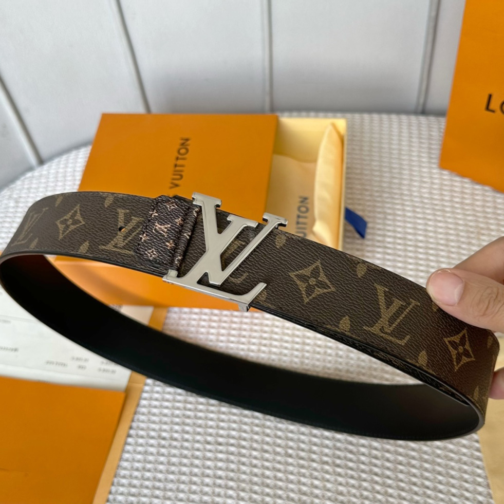Louis Vuitton LV Tag 40MM Reversible Belt     M0686Q - DopestKickz