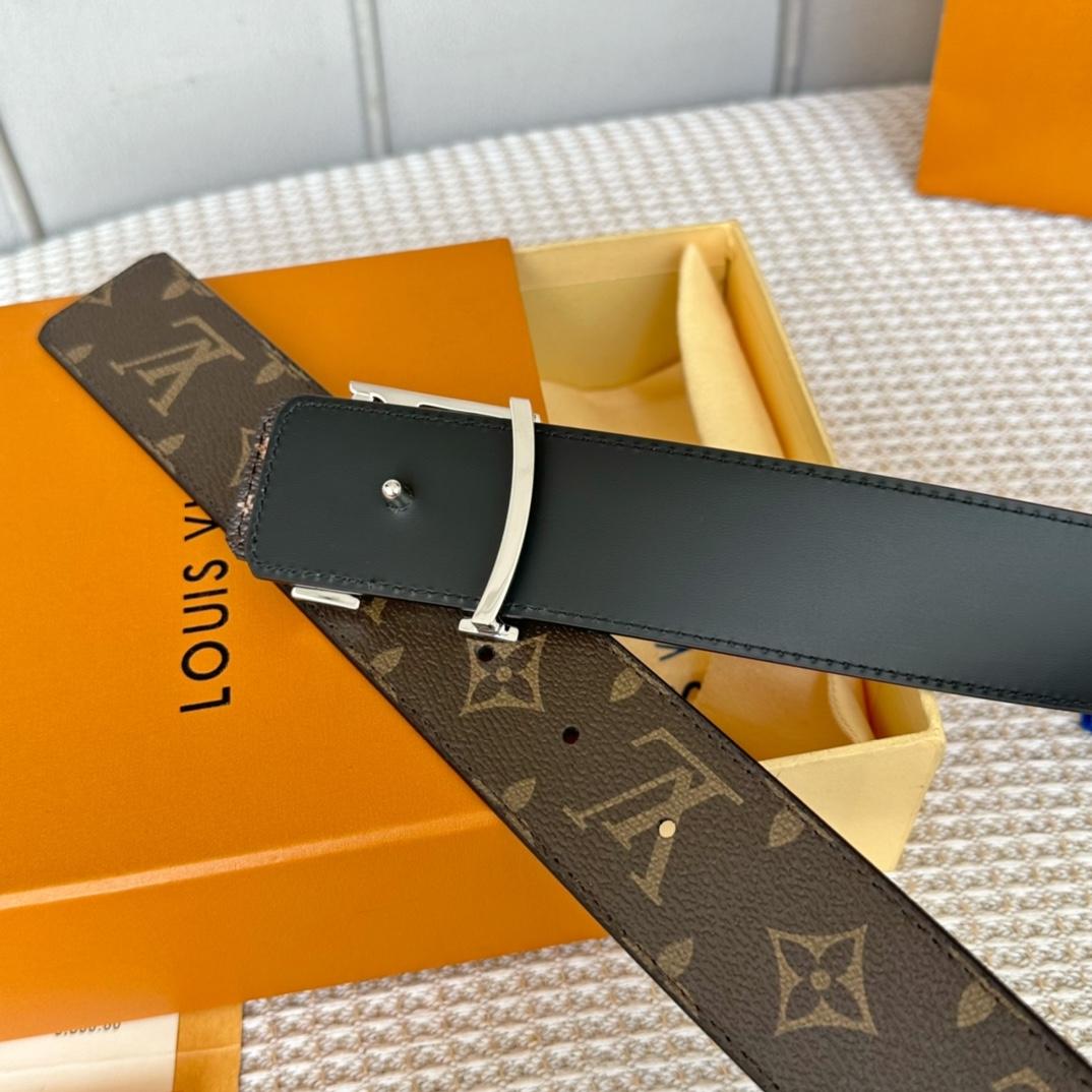 Louis Vuitton LV Tag 40MM Reversible Belt     M0686Q - DopestKickz