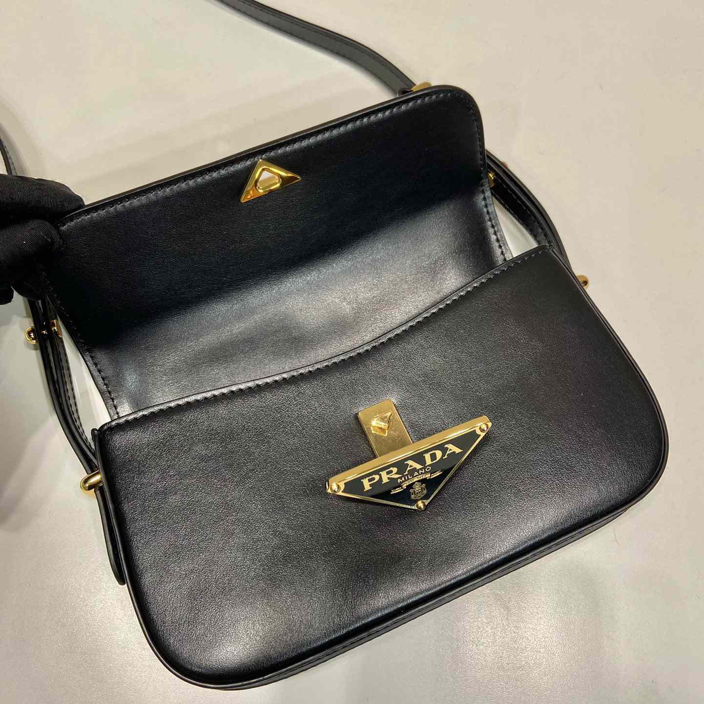 Prada Leather Shoulder Bag - DopestKickz