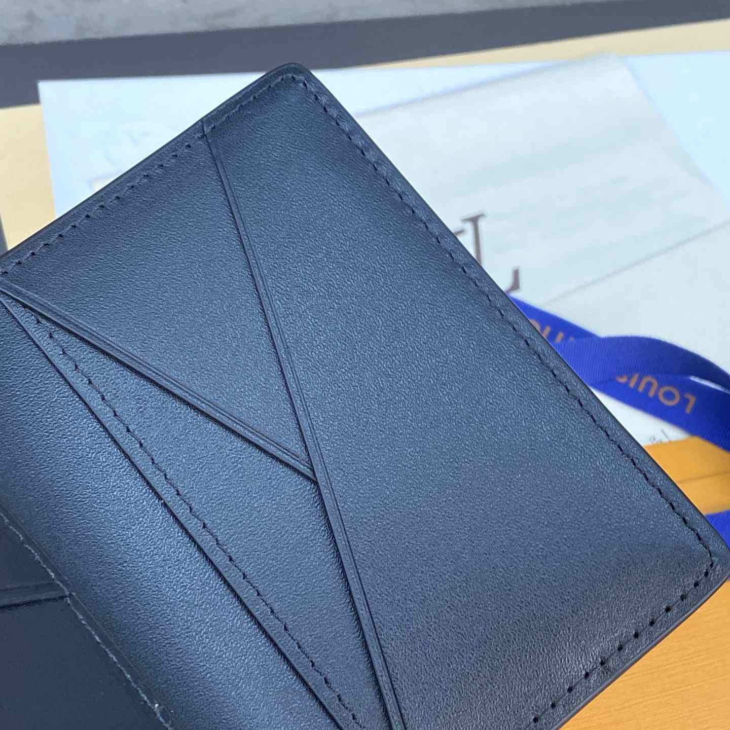 Louis Vuitton Pocket Organizer (7.5 x 11.1 x 1cm)   M82583 - DopestKickz