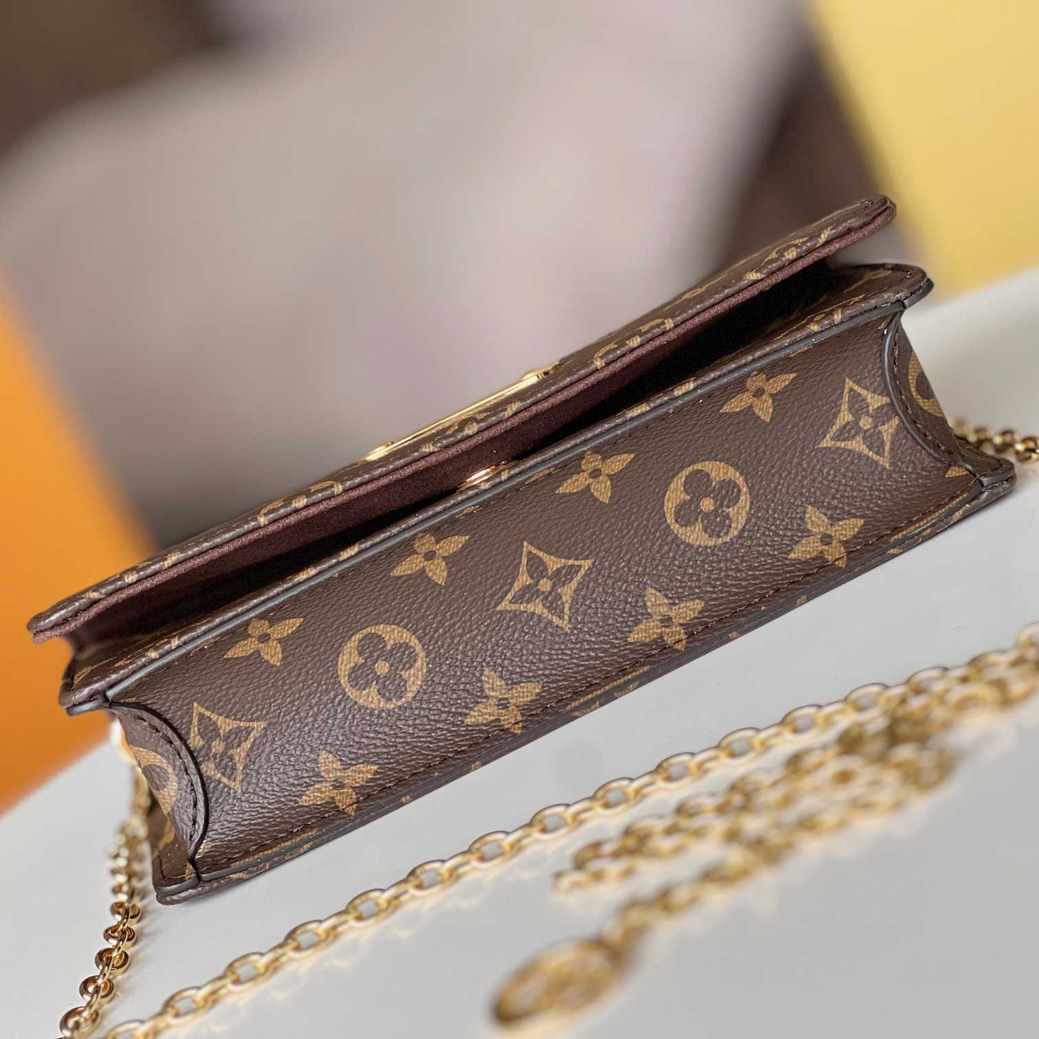 Louis Vuitton Wallet On Chain Lily (20.7 x 10.2 x 3.5cm)   M82509 - DopestKickz