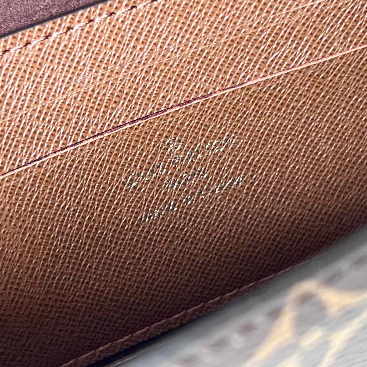 Louis Vuitton Wallet On Chain Lily (20.7 x 10.2 x 3.5cm)   M82509 - DopestKickz