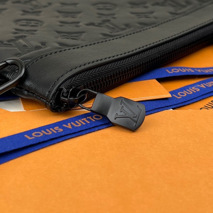 Louis Vuitton Monogram Pouch  (30-21.5-1cm)  m81570 - DopestKickz