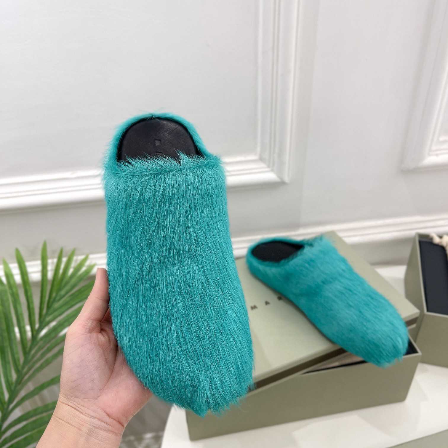 Marni Fussbett Slip-On Flat Mules - DopestKickz