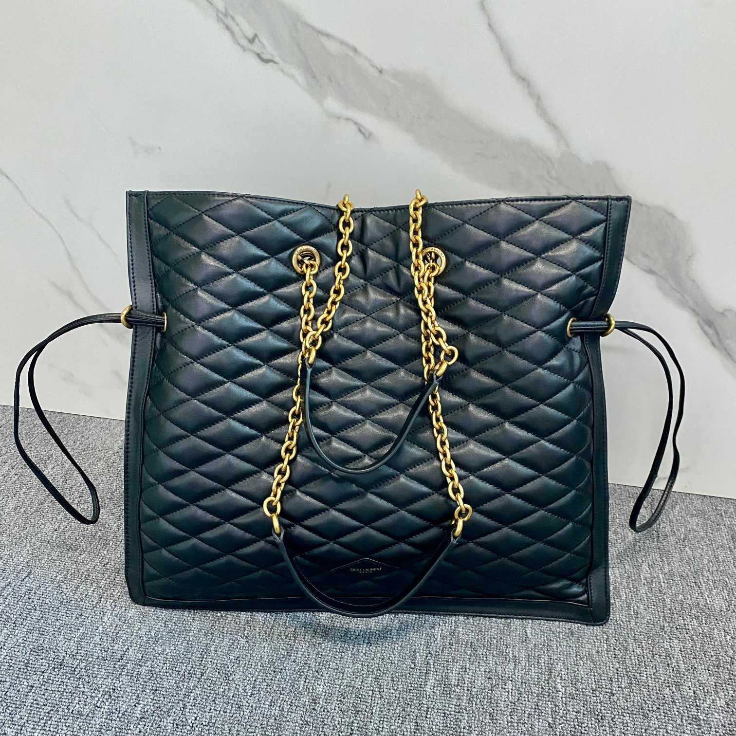 Saint Laurent Quilted Shoulder Bag (41.1x3x36.8cm) - DopestKickz