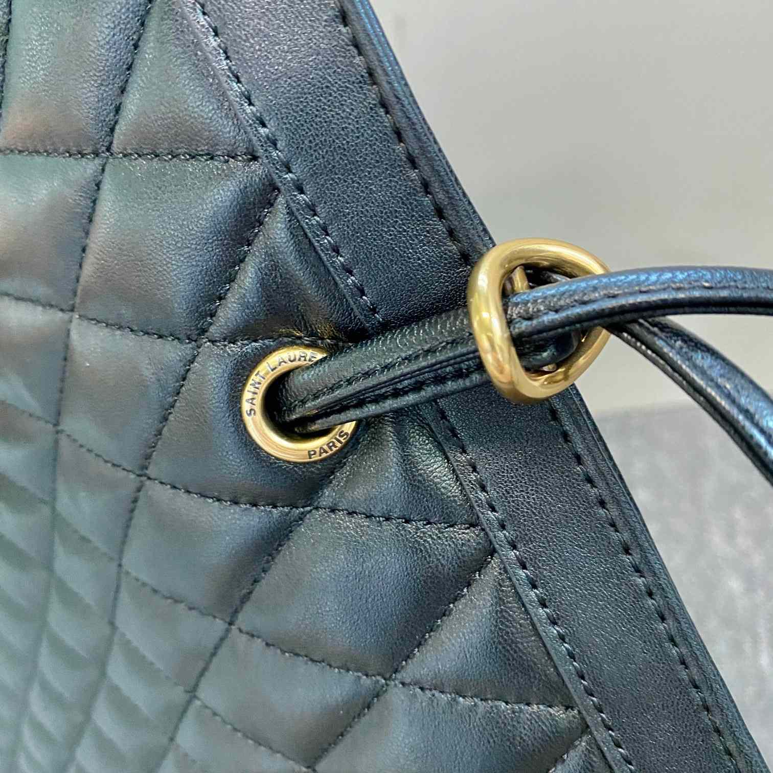 Saint Laurent Quilted Shoulder Bag (41.1x3x36.8cm) - DopestKickz