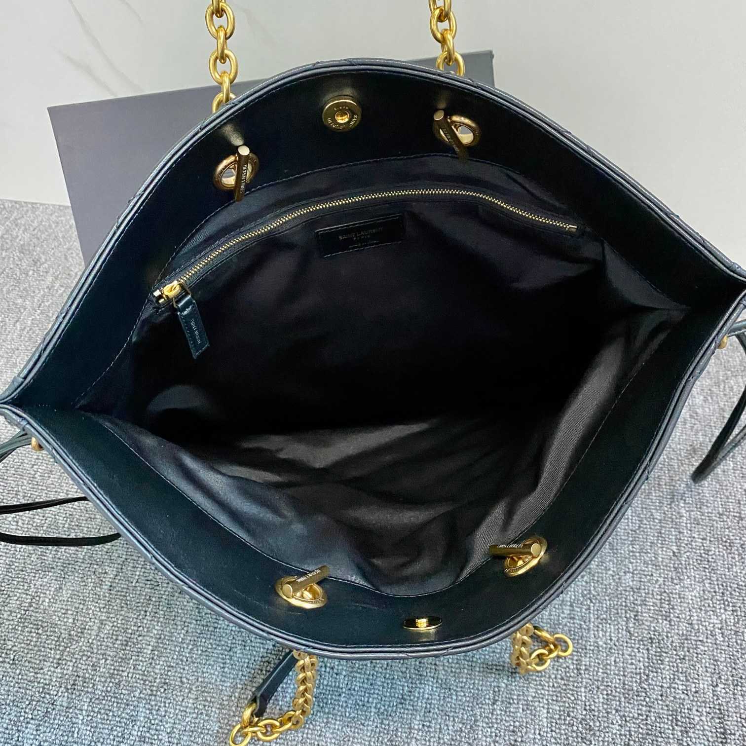 Saint Laurent Quilted Shoulder Bag (41.1x3x36.8cm) - DopestKickz