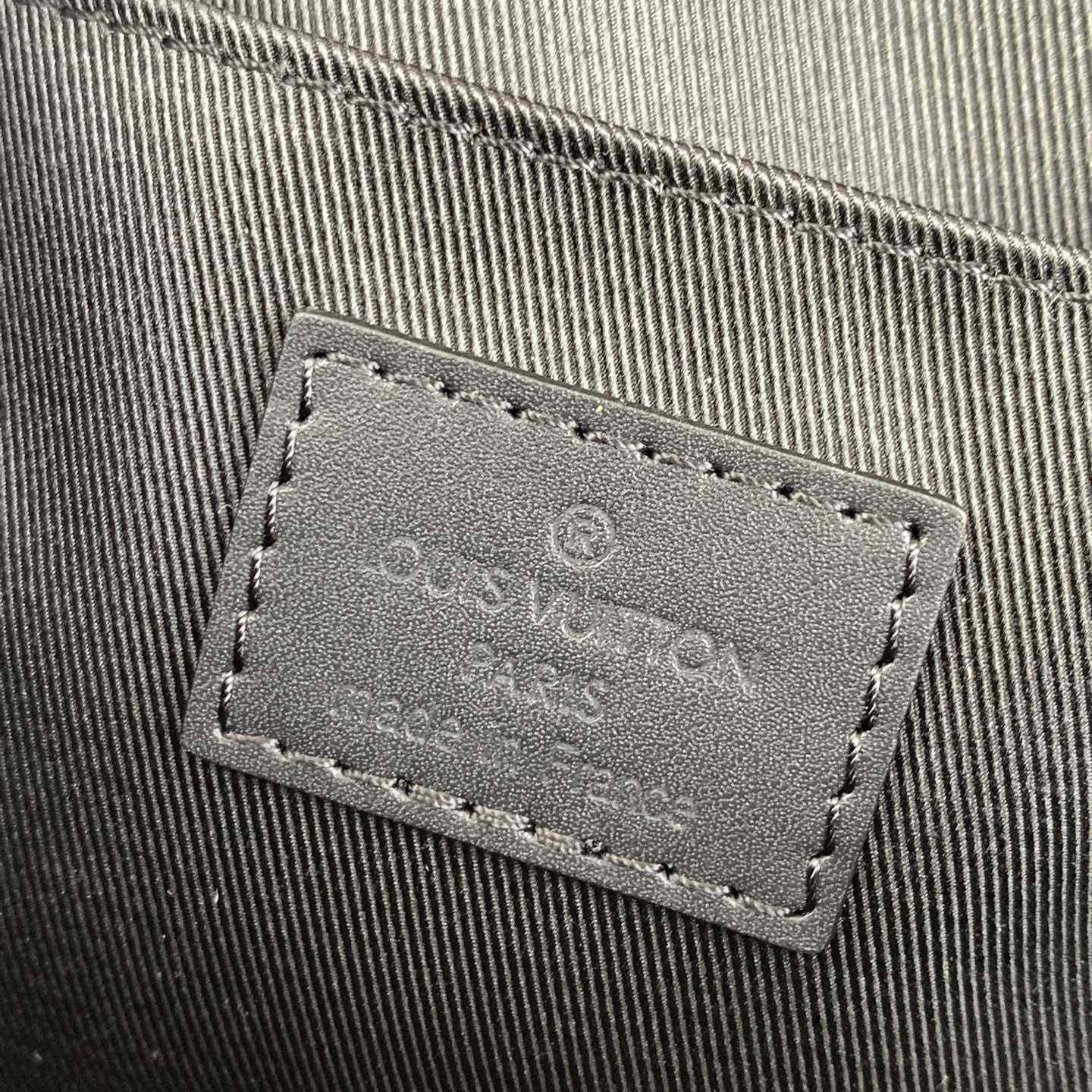 Louis Vuitton LV Moon Crossbody (24.5 x 16 x4.5cm)  M23835 - DopestKickz