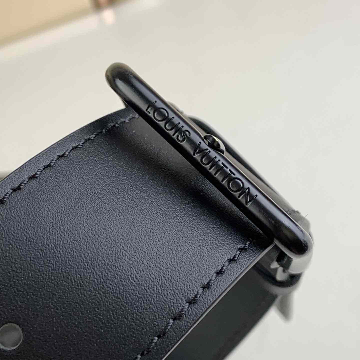 Louis Vuitton LV Moon Crossbody (24.5 x 16 x4.5cm)  M23835 - DopestKickz