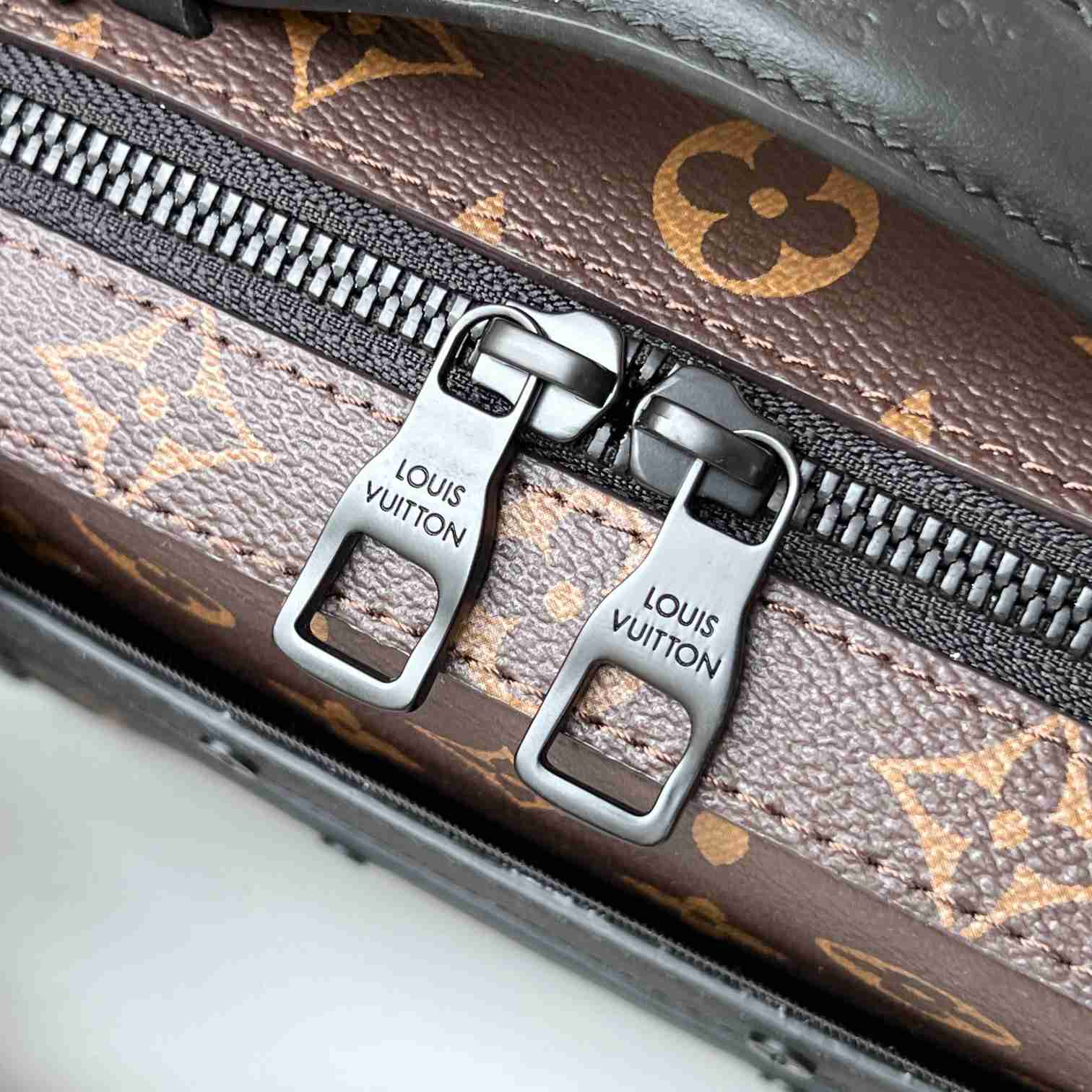 Louis Vuitton Handle Soft Trunk (21.5 x 15 x 7cm)   M45935 - DopestKickz