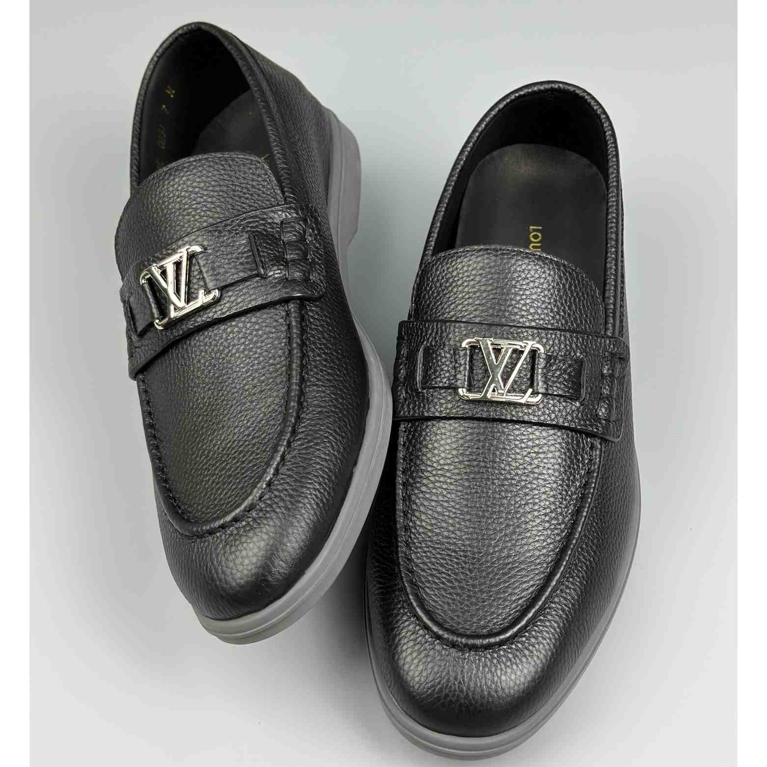 Louis Vuitton Estate Loafer    1A9Z6V - DopestKickz