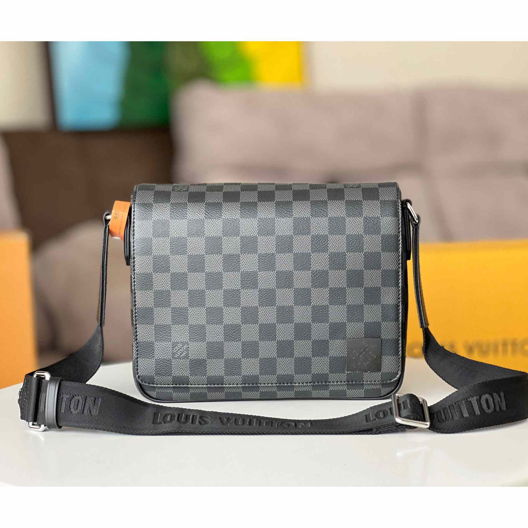 Louis Vuitton District PM (26 x 20 x 7cm)   N42710 - DopestKickz
