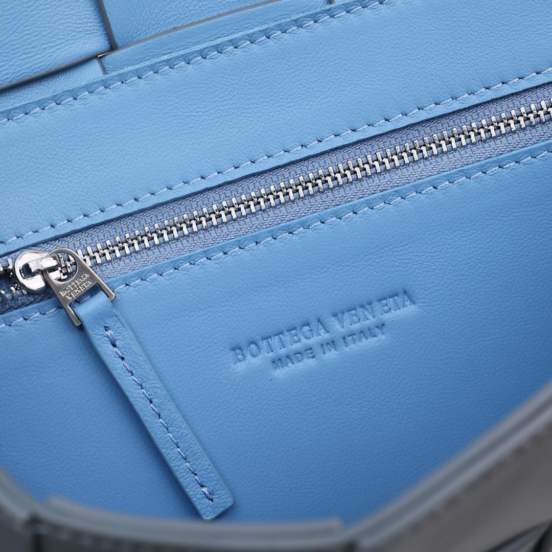 Bottega Veneta Cassette - DopestKickz