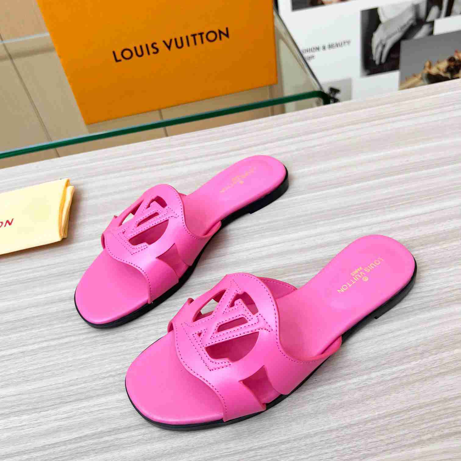 Louis Vuitton LV Isola Flat Mule   1ABP3Y - DopestKickz