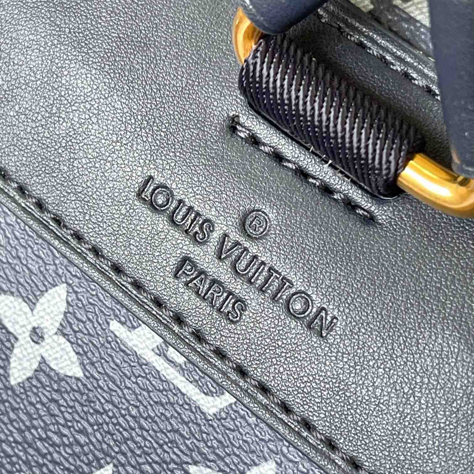 Louis Vuitton Christopher MM (38 x 44 x 21cm)   M46805 - DopestKickz