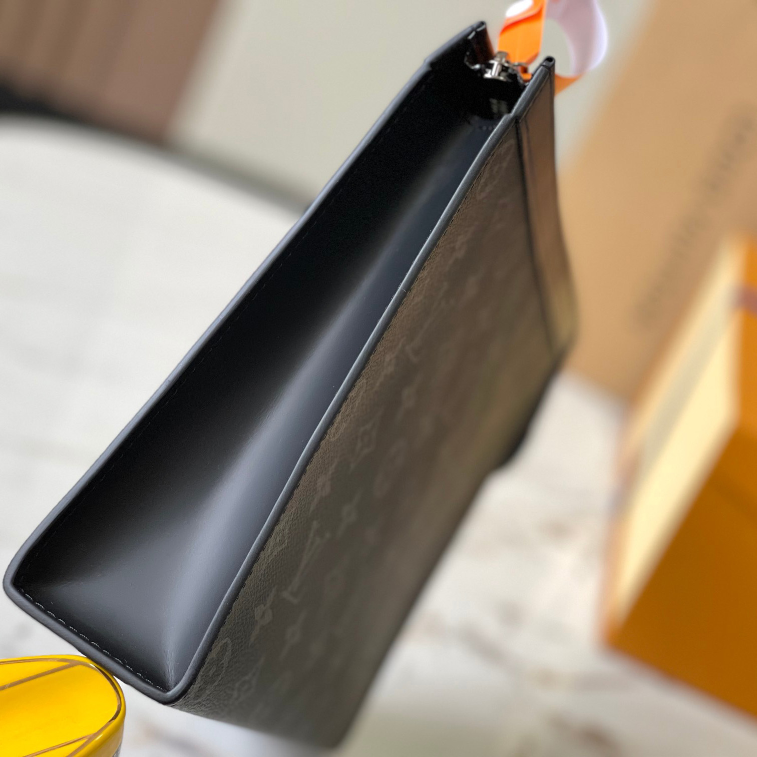 Louis Vuitton Pochette Voyage MM (26 x 20 x 5cm)   M61692 - DopestKickz