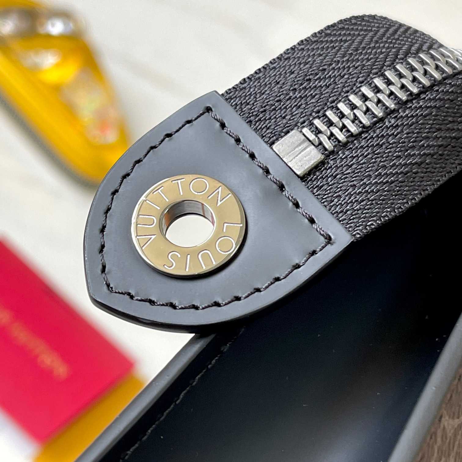 Louis Vuitton Pochette Voyage MM (26 x 20 x 5cm)   M61692 - DopestKickz