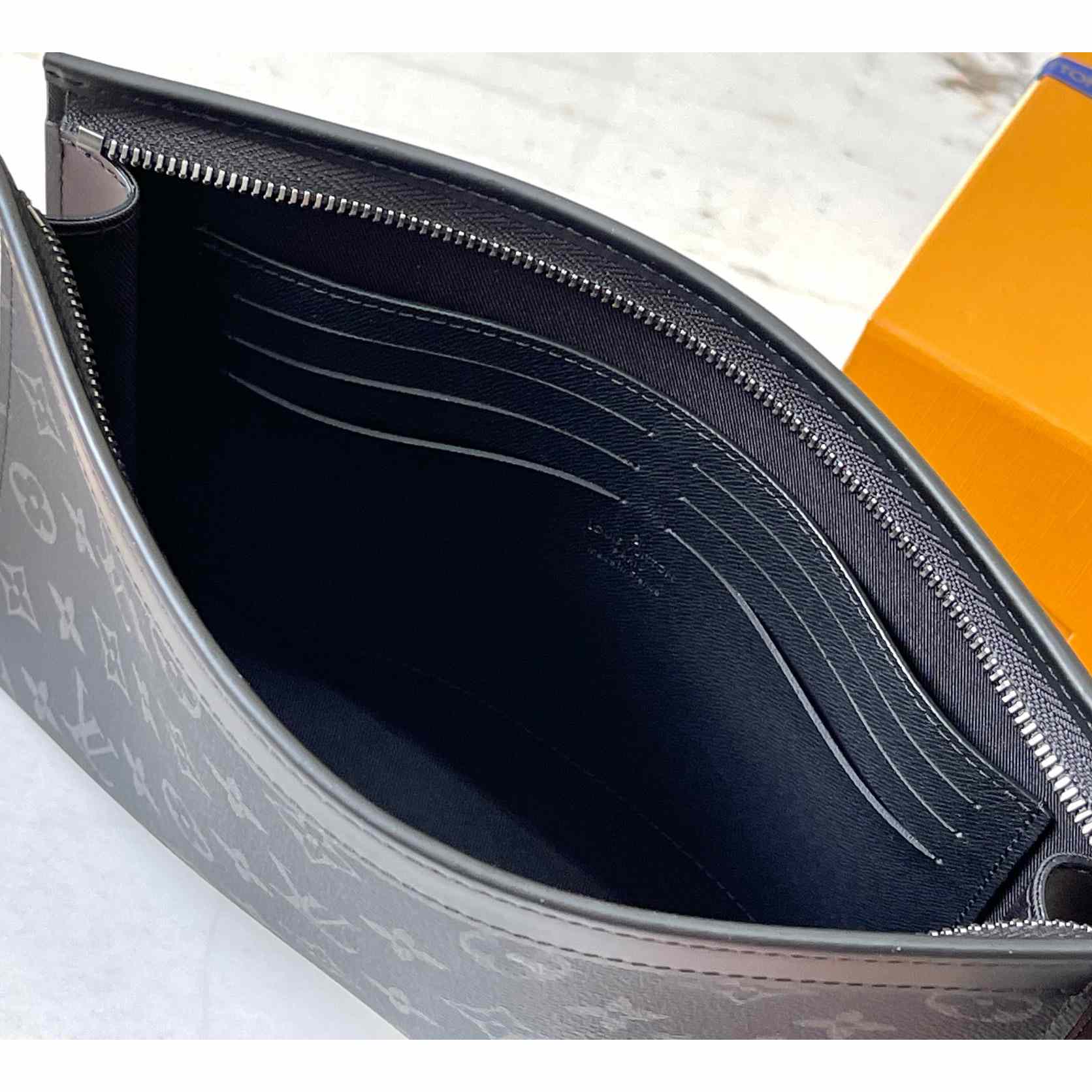 Louis Vuitton Pochette Voyage MM (26 x 20 x 5cm)   M61692 - DopestKickz