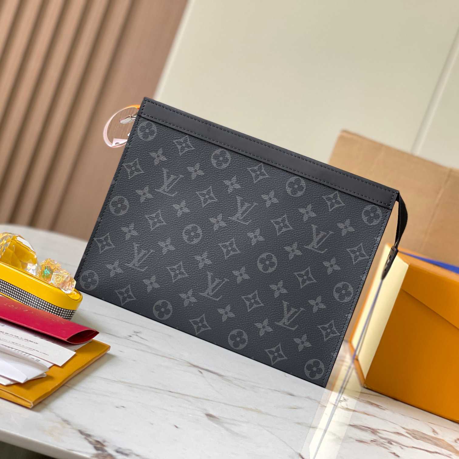 Louis Vuitton Pochette Voyage MM (26 x 20 x 5cm)   M61692 - DopestKickz