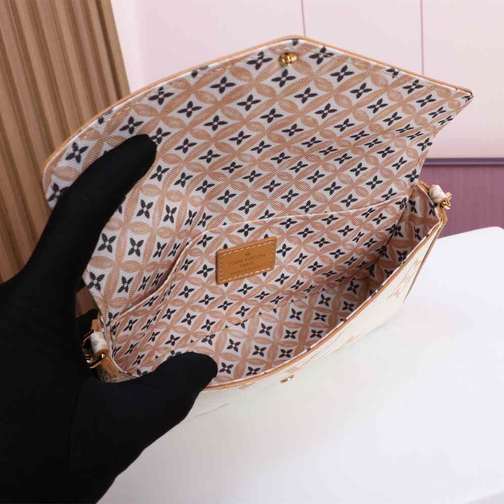 Louis Vuitton Félicie Pochette (21 x 12 x 3cm)  M82520 - DopestKickz