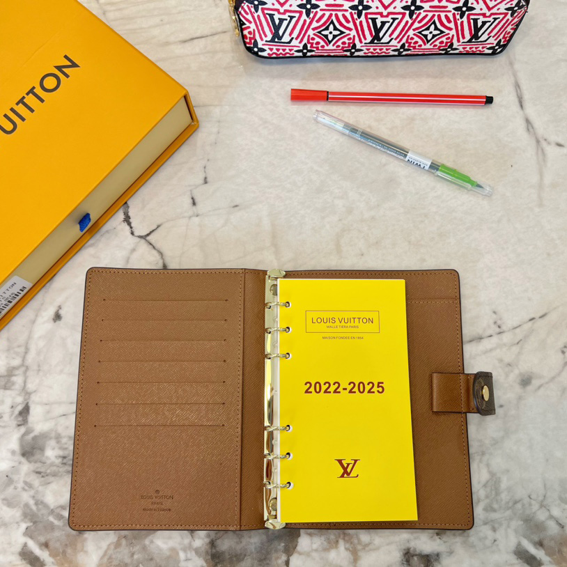 Louis Vuitton Medium Ring Agenda Cover (19x 14 cm) - DopestKickz