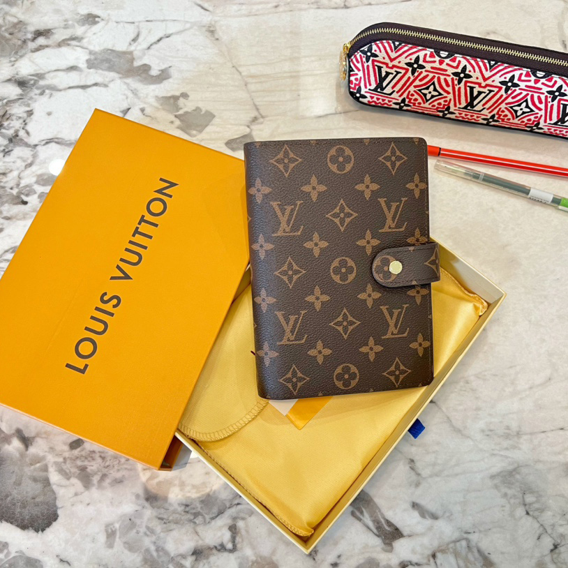 Louis Vuitton Medium Ring Agenda Cover (19x 14 cm) - DopestKickz