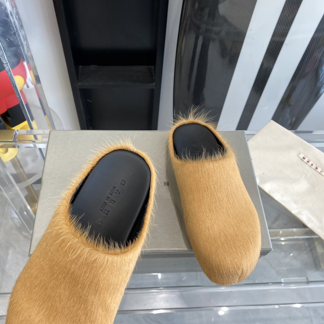Marni Fussbett Slip-On Flat Mules - DopestKickz