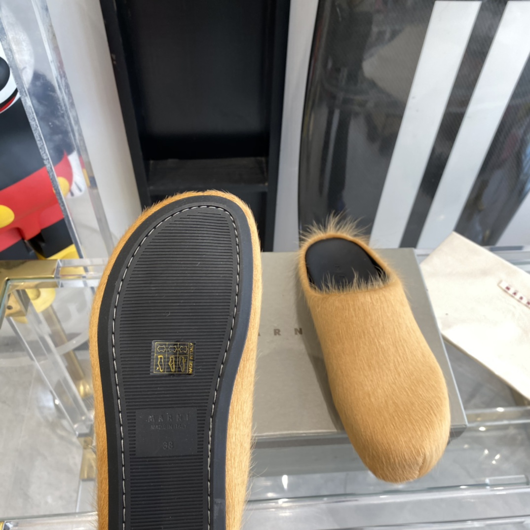 Marni Fussbett Slip-On Flat Mules - DopestKickz